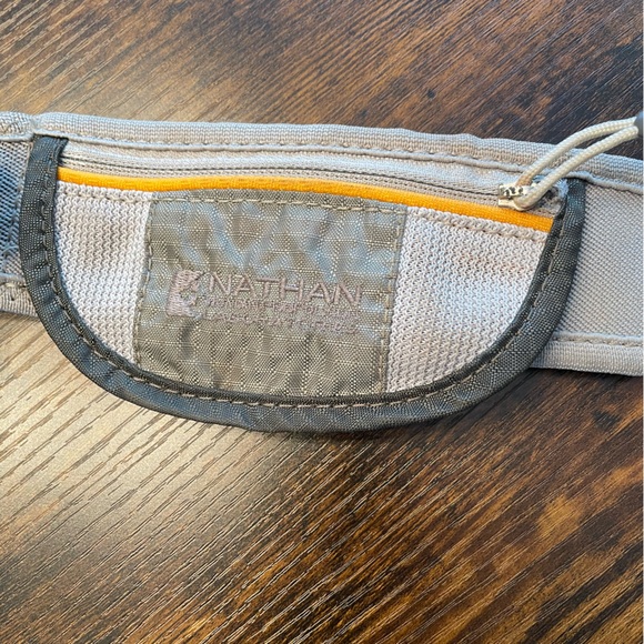 Nathan Runners Hydration Belt - Picture 4 of 5